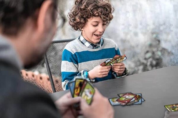 Mattel Games UNO Minecraft Card Game for Family Night with Minecraft-themed Graphics in a Collectible Tin for 2-10 Players (Amazon Exclusive) - Image 4